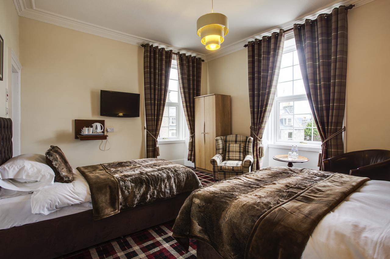 Haughton Arms Hotel Alford  Экстерьер фото