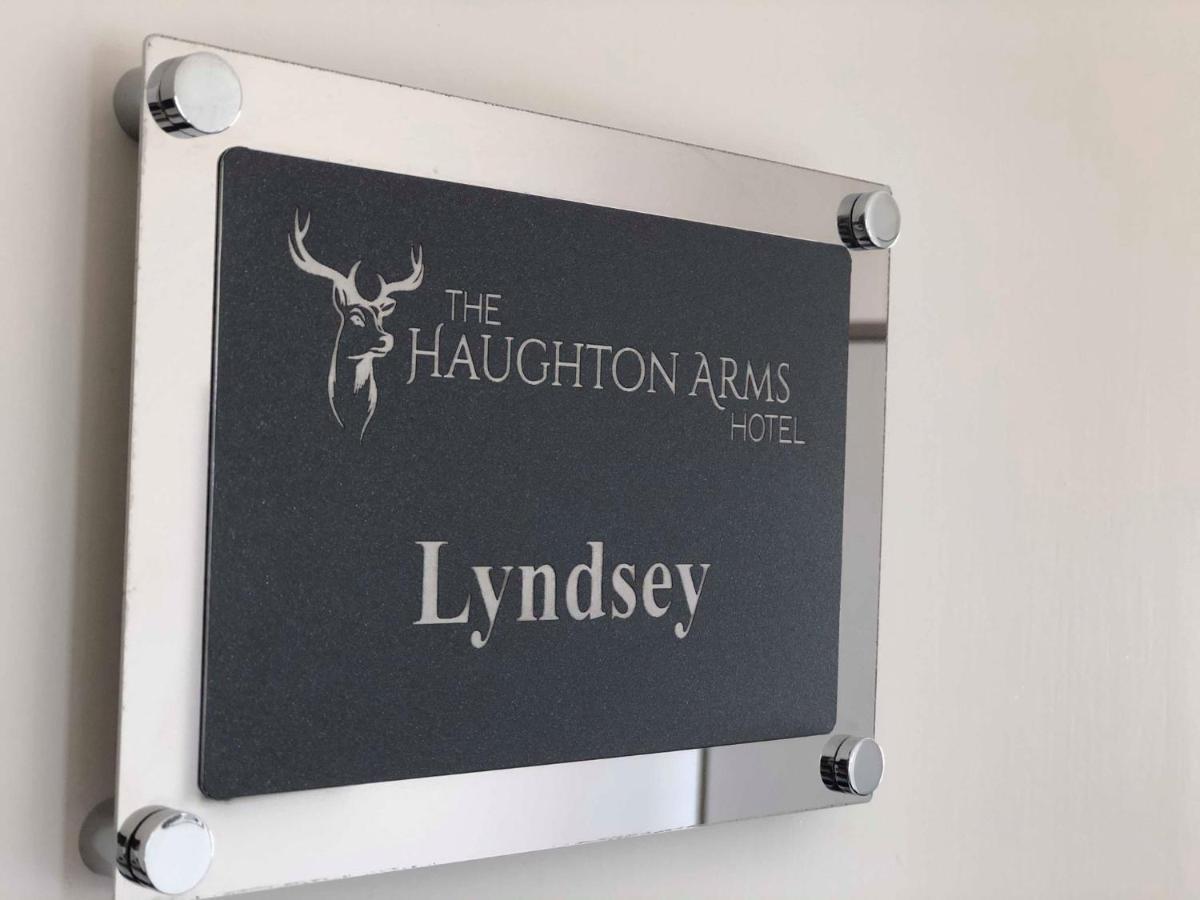 Haughton Arms Hotel Alford  Экстерьер фото