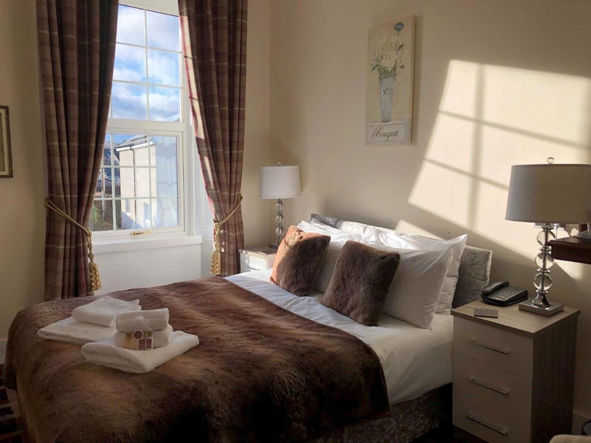 Haughton Arms Hotel Alford  Экстерьер фото